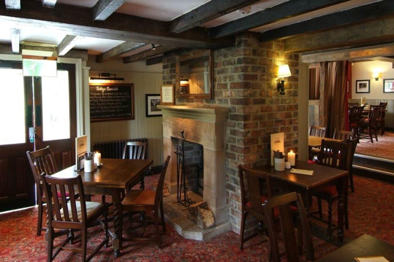 Tyger Inn Дарби Екстериор снимка