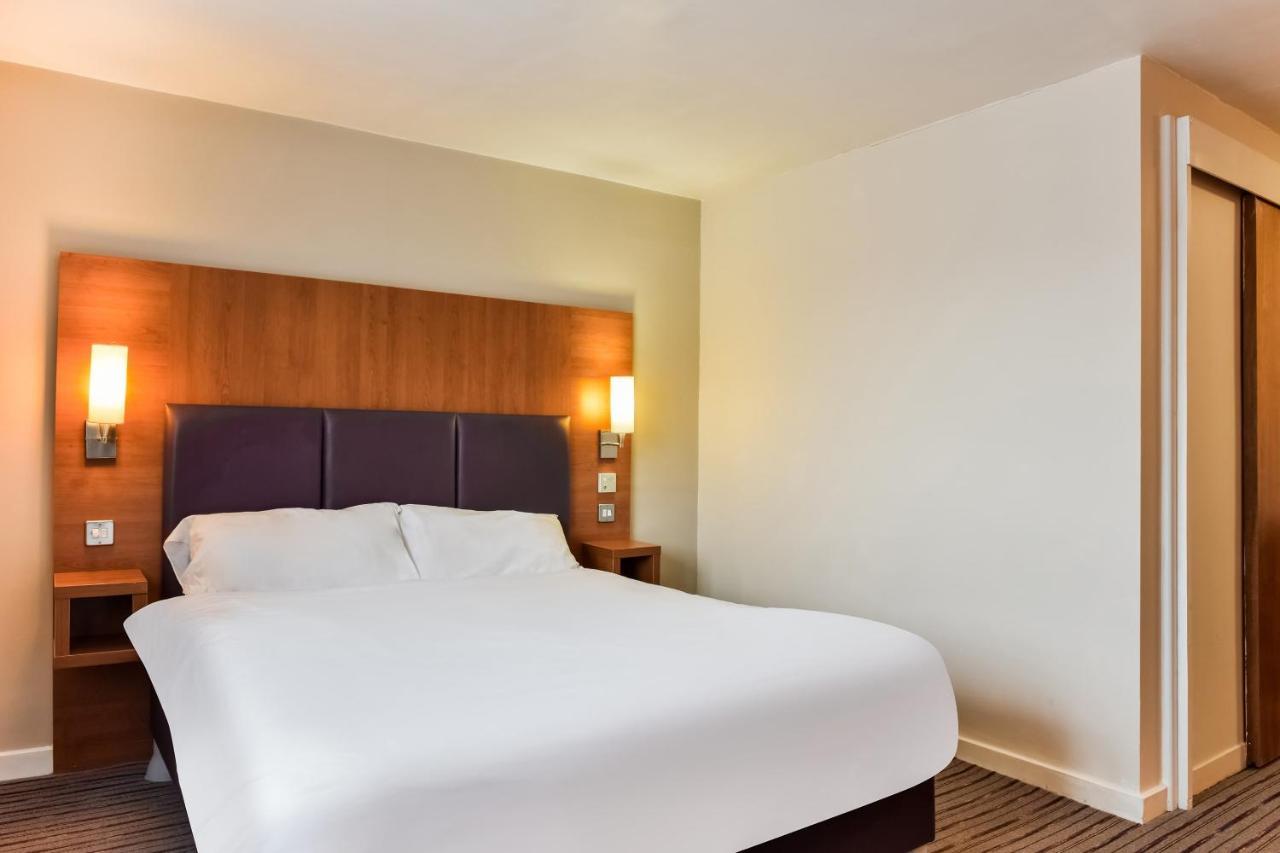 Tyger Inn Дарби Екстериор снимка