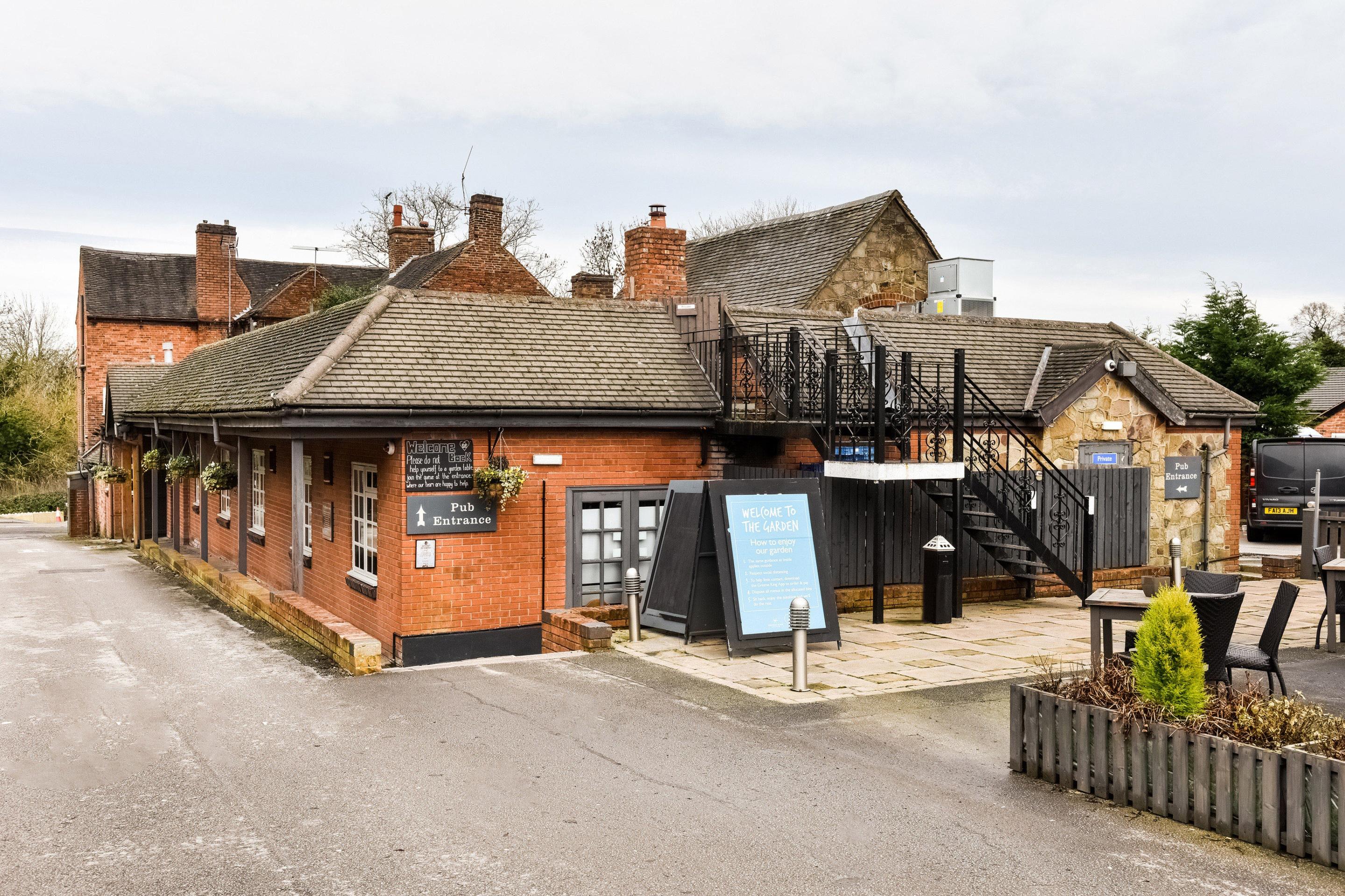 Tyger Inn Дарби Екстериор снимка