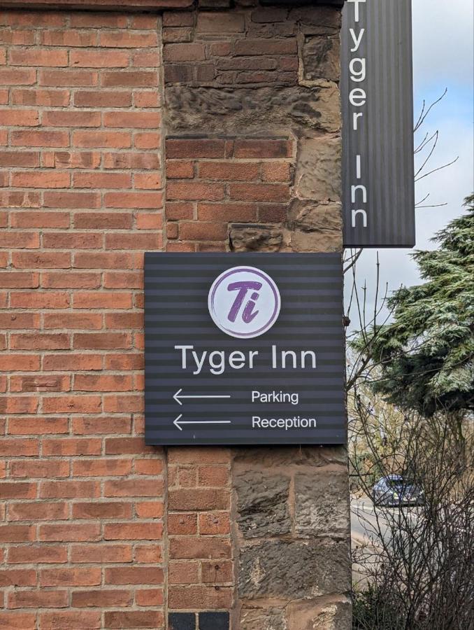 Tyger Inn Дарби Екстериор снимка